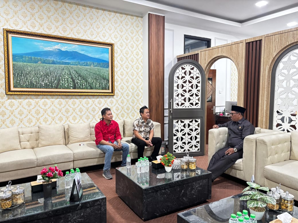Di Sinyalir Cafe Plus plus Di Gempol9 dan Meiko Pandaan, Ketua DPRD Kab.Pasuruan Menyatakan. Sikap.