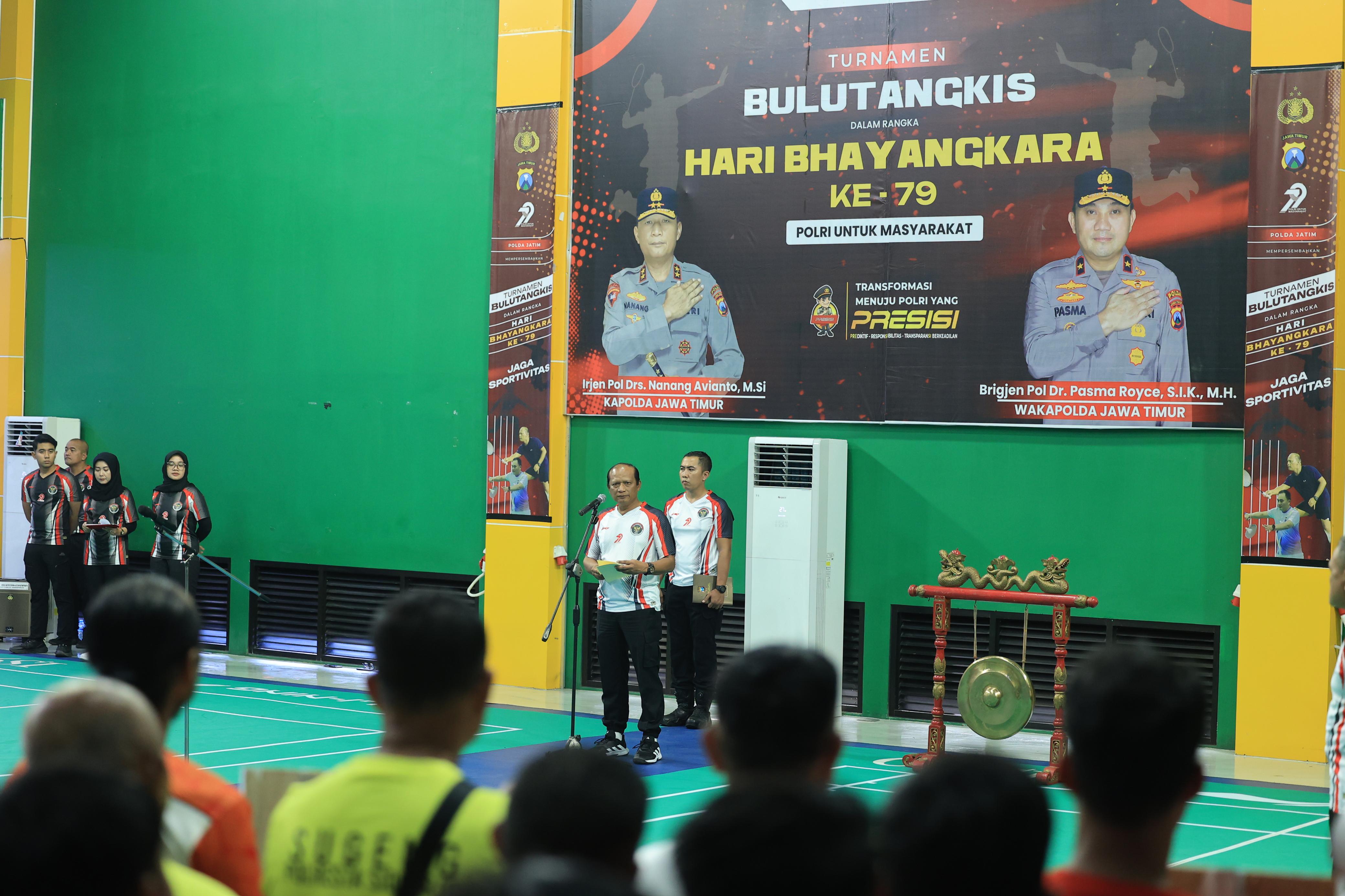 Kapolda Jatim Buka Turnamen Bulutangkis Sambut Hari Bhayangkara ke – 79