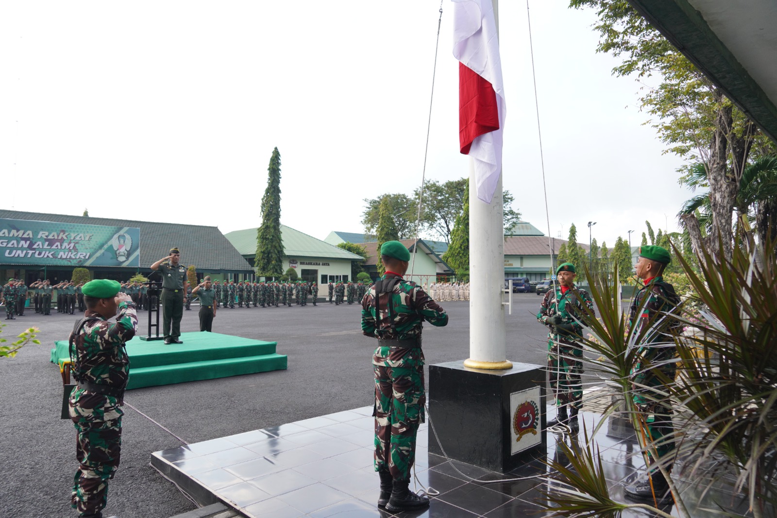 Korem 084/Bhaskara Jaya Selenggarakan Upacara Bendera 17-an