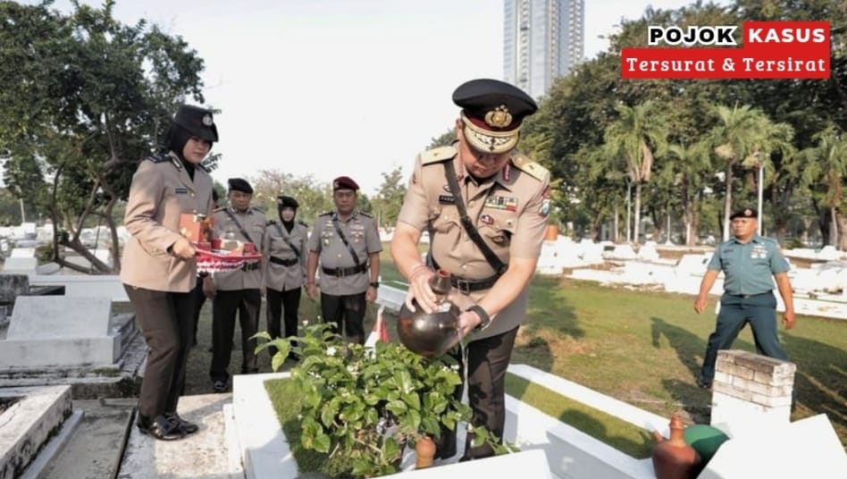 Hari Bhayangkara ke – 79 Polda Jatim Kenang Jasa Para Pahlawan, Ziarah dan Tabur Bunga di TMP