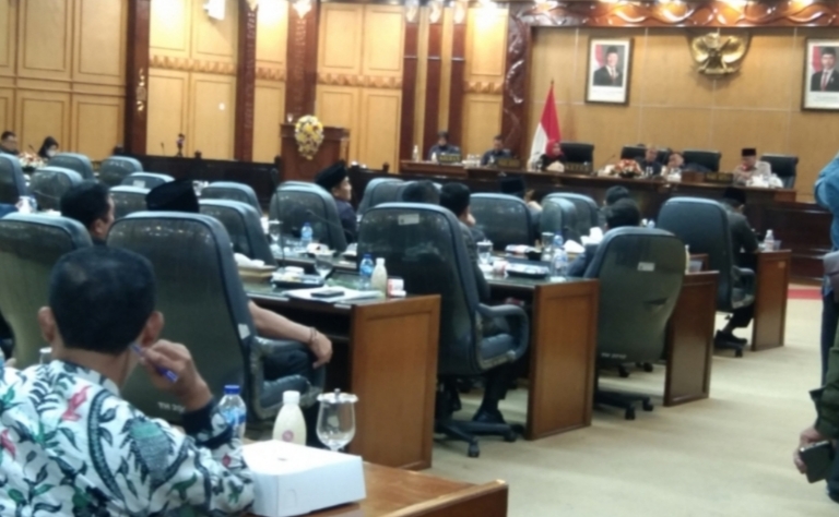Dinding Kantor DPRD Sidoarjo Bergetar. “Subandi Segera Meminta Maaf.