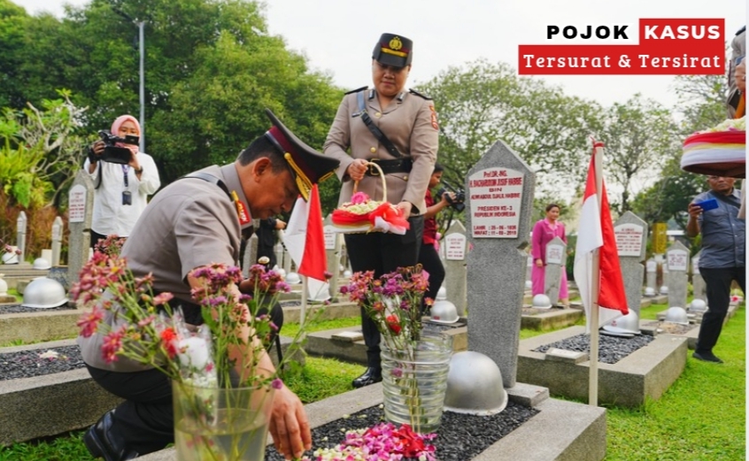 Jelang Hari Bhayangkara, Kapolri Ziarah ke Makam BJ Habibie hingga Hoegeng