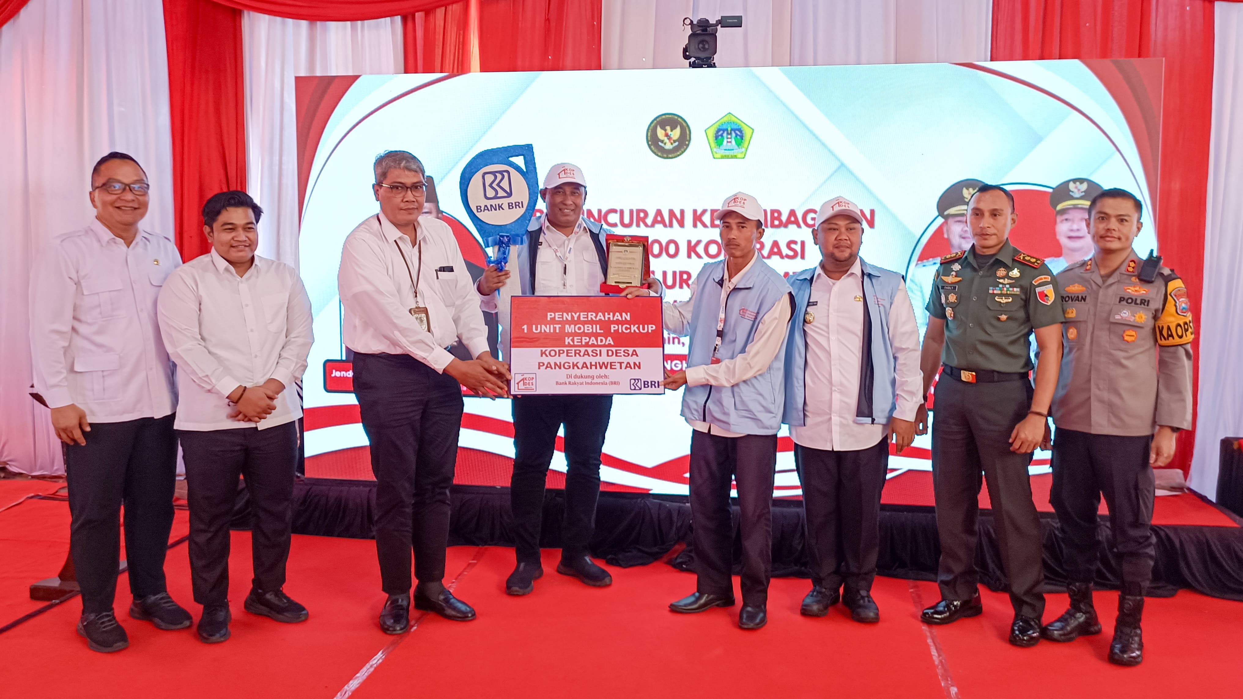 Dandim Gresik Turut Hadir dalam Launching Koperasi Desa Merah Putih yang di Resmikan Presiden Prabowo Subianto Secara Virtual.