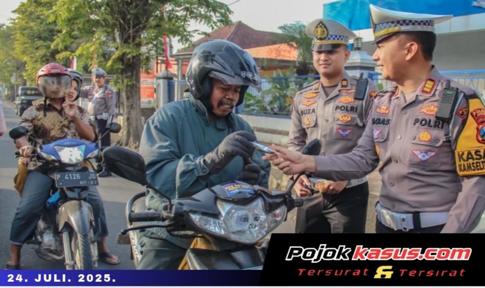 Bukan Razia Biasa, Polres Jember Jadikan Operasi Patuh Semeru Aksi Senyum dan Cokelat untuk Keselamatan