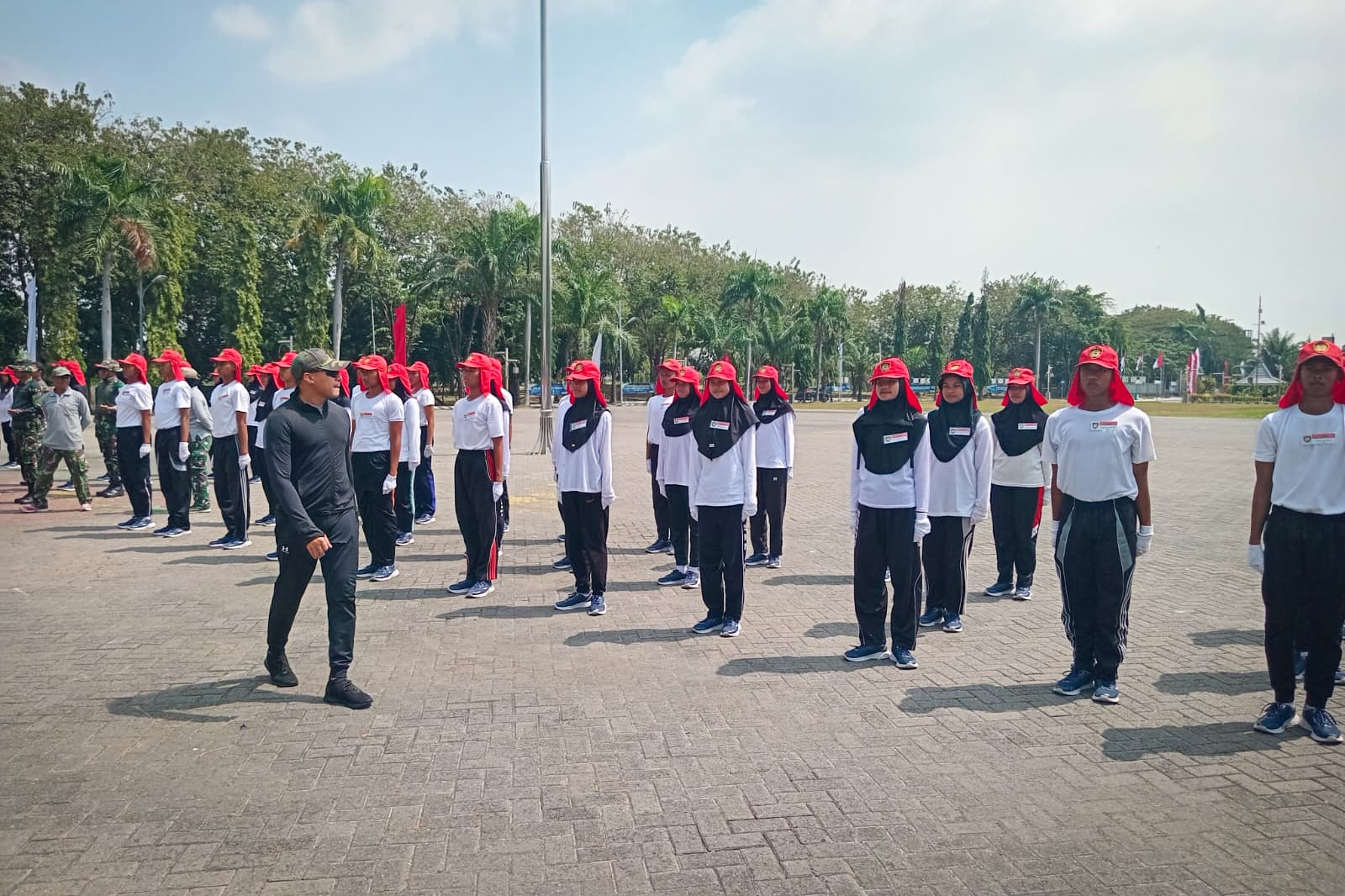 Dandim 0817/Gresik Kobarkan Semangat Juang Kepada Anggota Paskibra Menjelang Hari Kemerdekaan