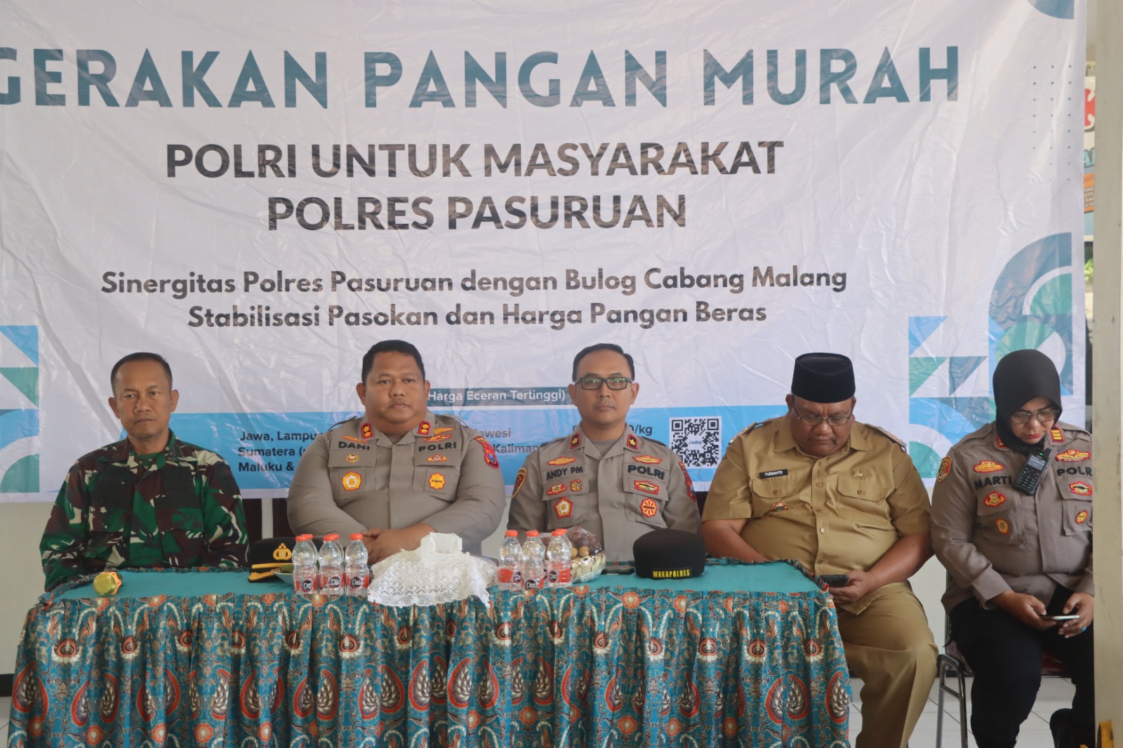 Polres Pasuruan Gelar Gerakan Pangan Murah, Sediakan 2 Ton Beras Warga Sukorejo Dan Tosari