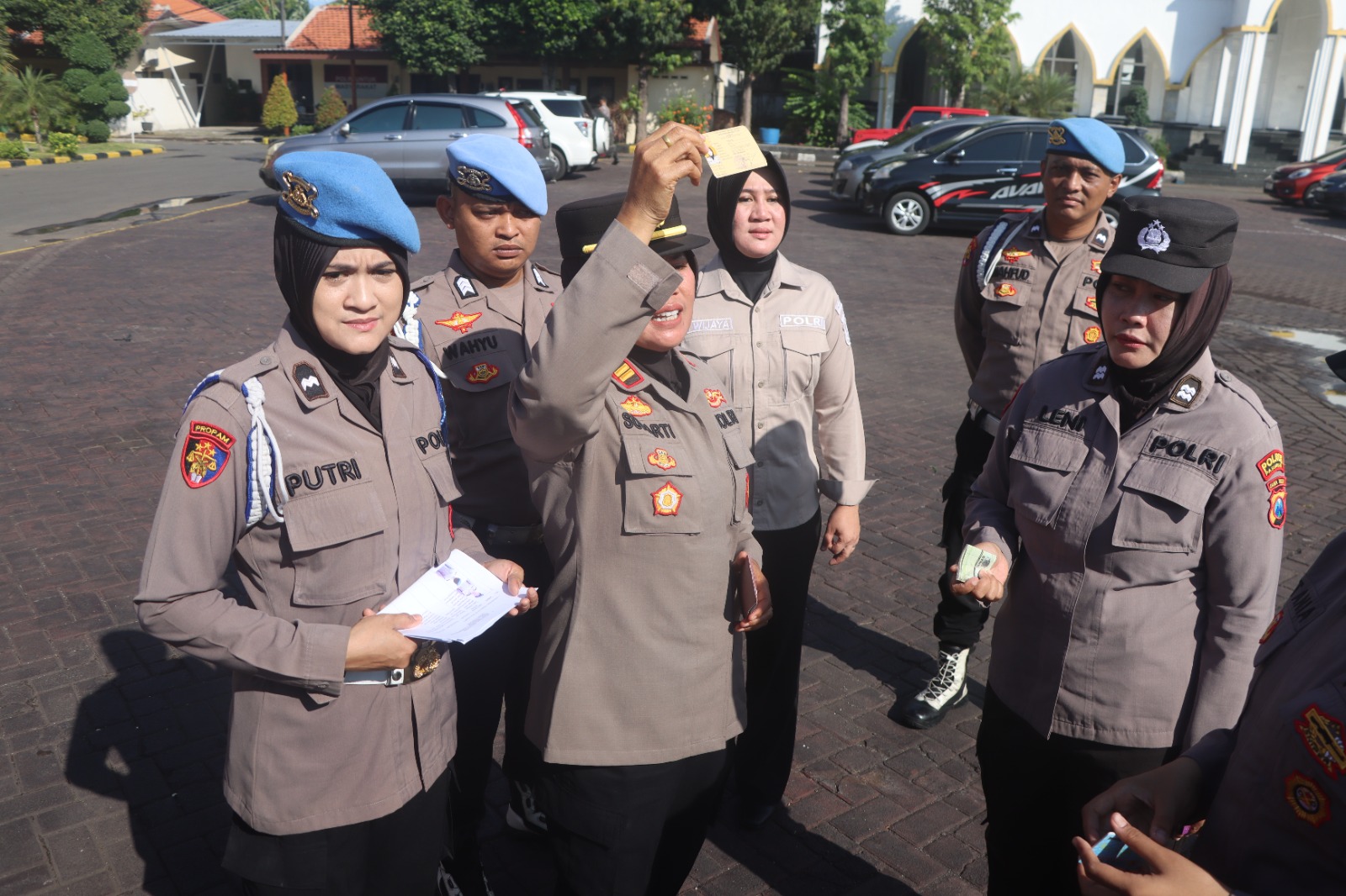 Polwan Polres Pasuruan Gelar Gaktibplin di Momen HUT ke-77