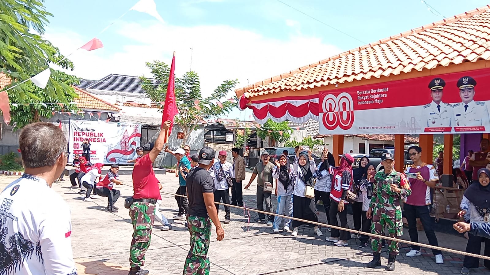 Koramil 0829-14/Klampis Hadiri Senam dan Lomba Bersama dalam Rangka HUT RI ke-80
