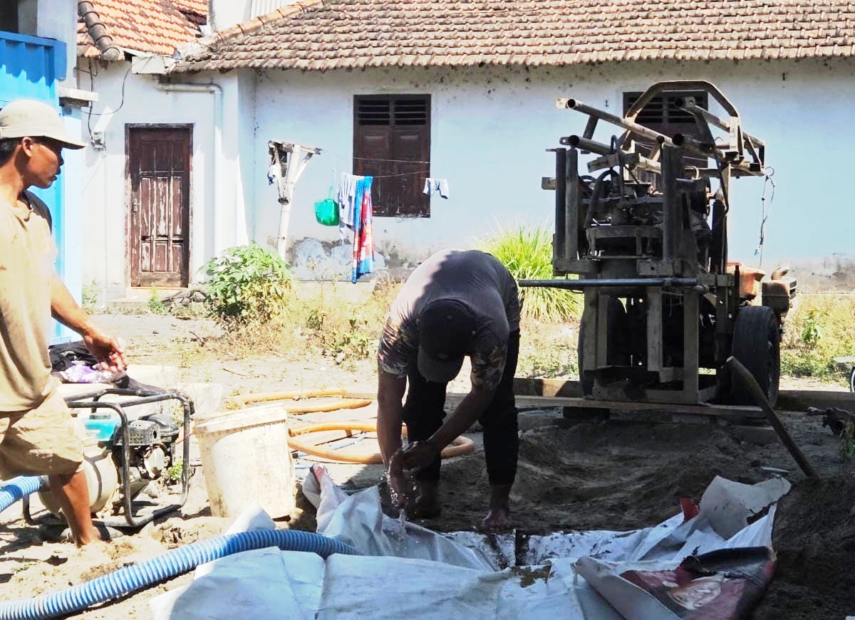 Polri Untuk Masyarakat : Polres Kediri Bantu Sumur Bor dan Pompa Air di HUT Polwan ke -77