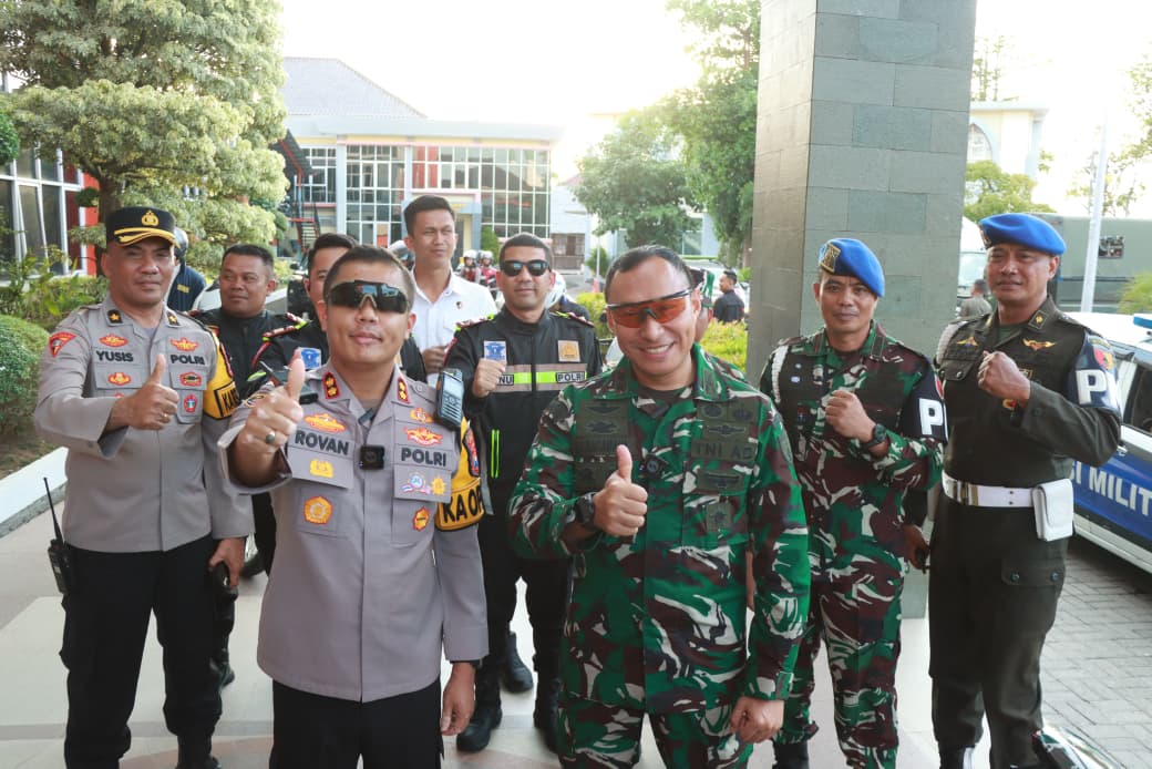 Kodim 0817/Gresik Bersama Polres Gelar Patroli Skala Besar Jaga Kondusivitas Wilayah