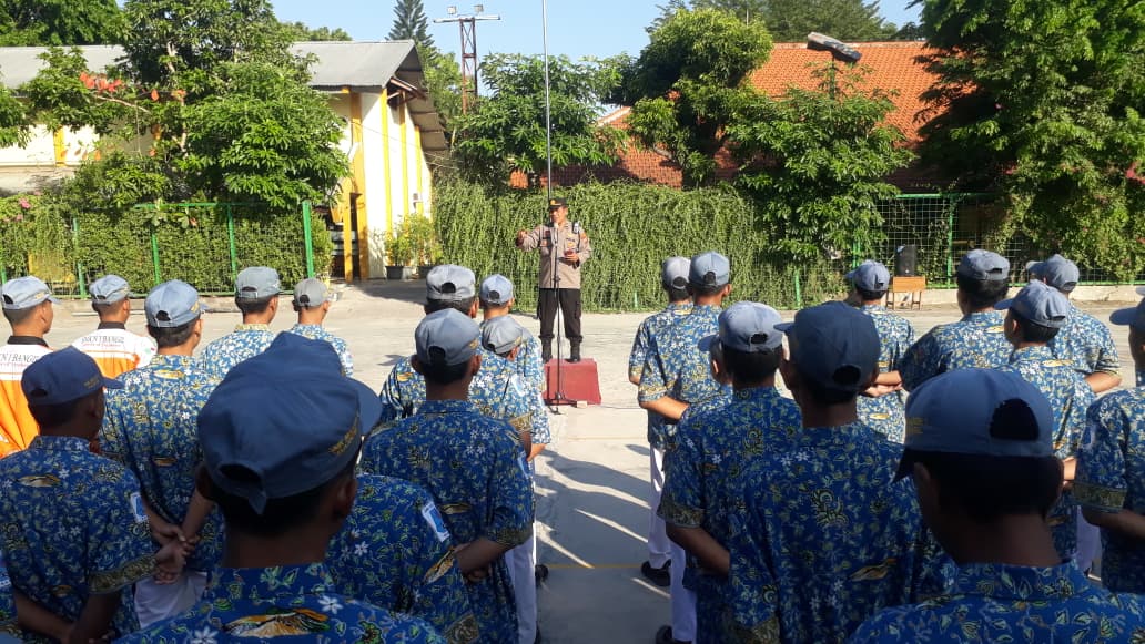Satbinmas Polres Pasuruan Sosialisasi ke SMKN 1 Bangil: Hindari Tawuran dan Anarkisme