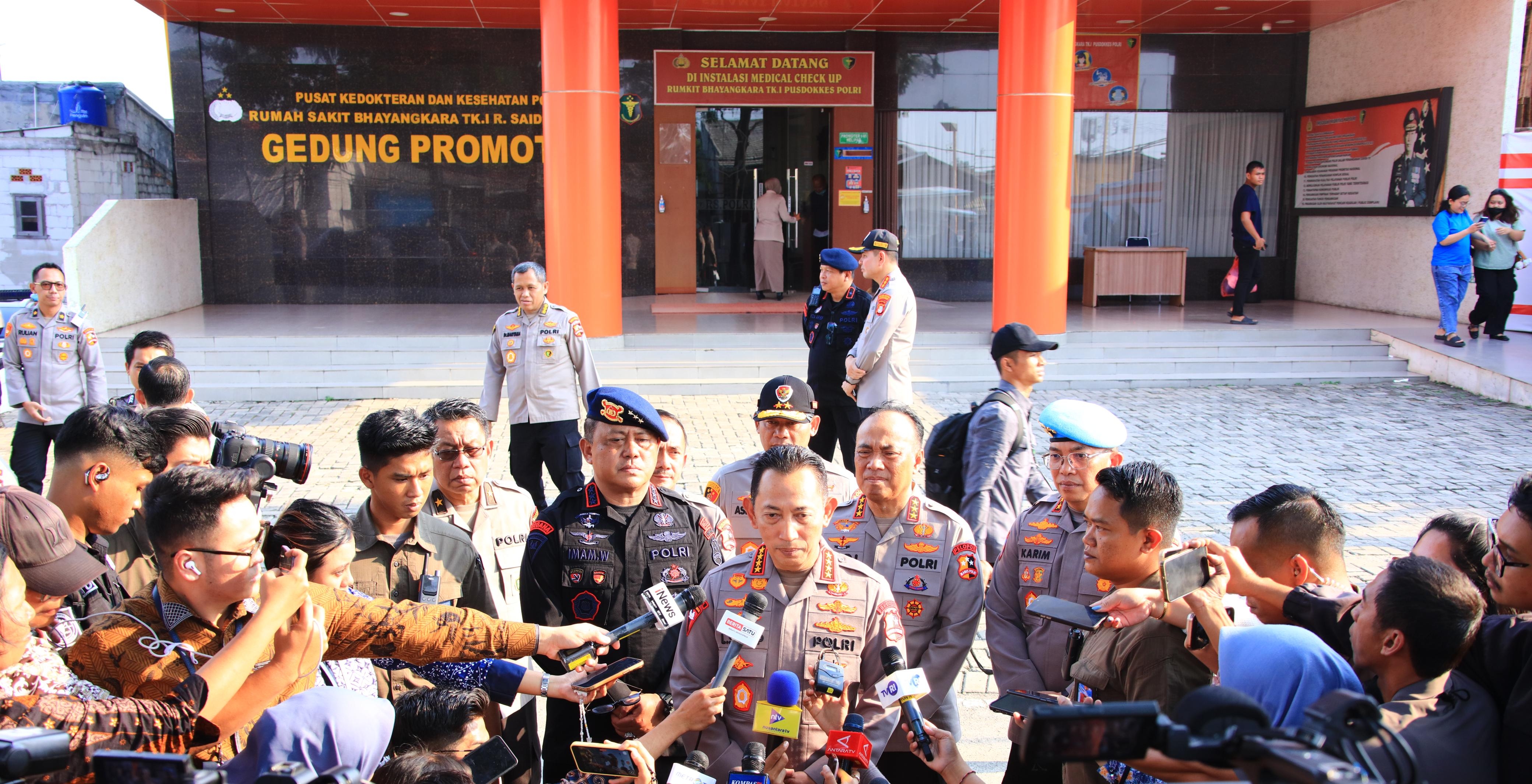 Presiden Kunjungi Polisi Korban Kerusuhan, Polri Janji Pulihkan Keamanan dan Tangkap Pelaku