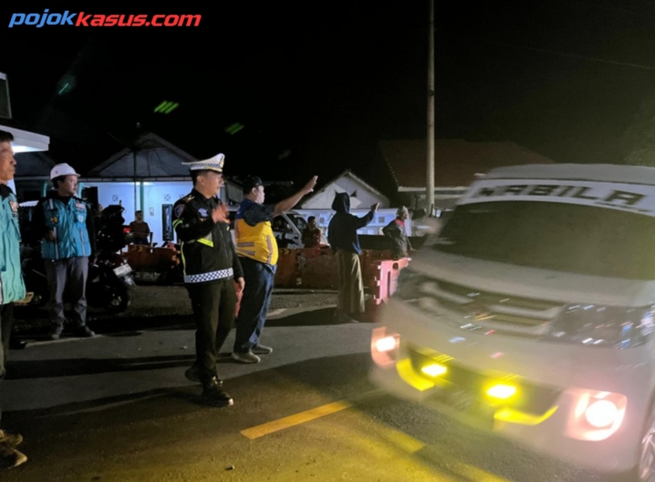 Jalur Gumitir Resmi Dibuka, Satlantas Polres Jember Himbau Pengendara Tetap Waspada dan Kedepankan Keselamatan