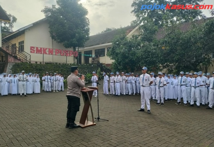 Kapolsek Puspo Beri Edukasi Kamtibmas di SMKN Puspo, Ingatkan Pelajar Bijak Bermedsos