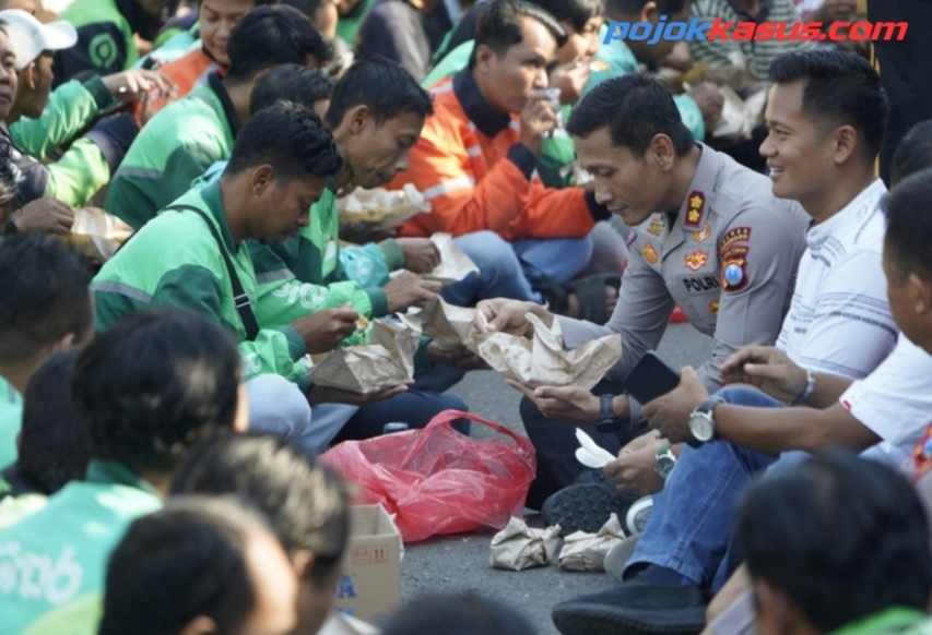 Polres Ponorogo Kembali Gelar Baksos Apresiasi Tukang Becak dan Ojol Solid Jaga Kambtimas