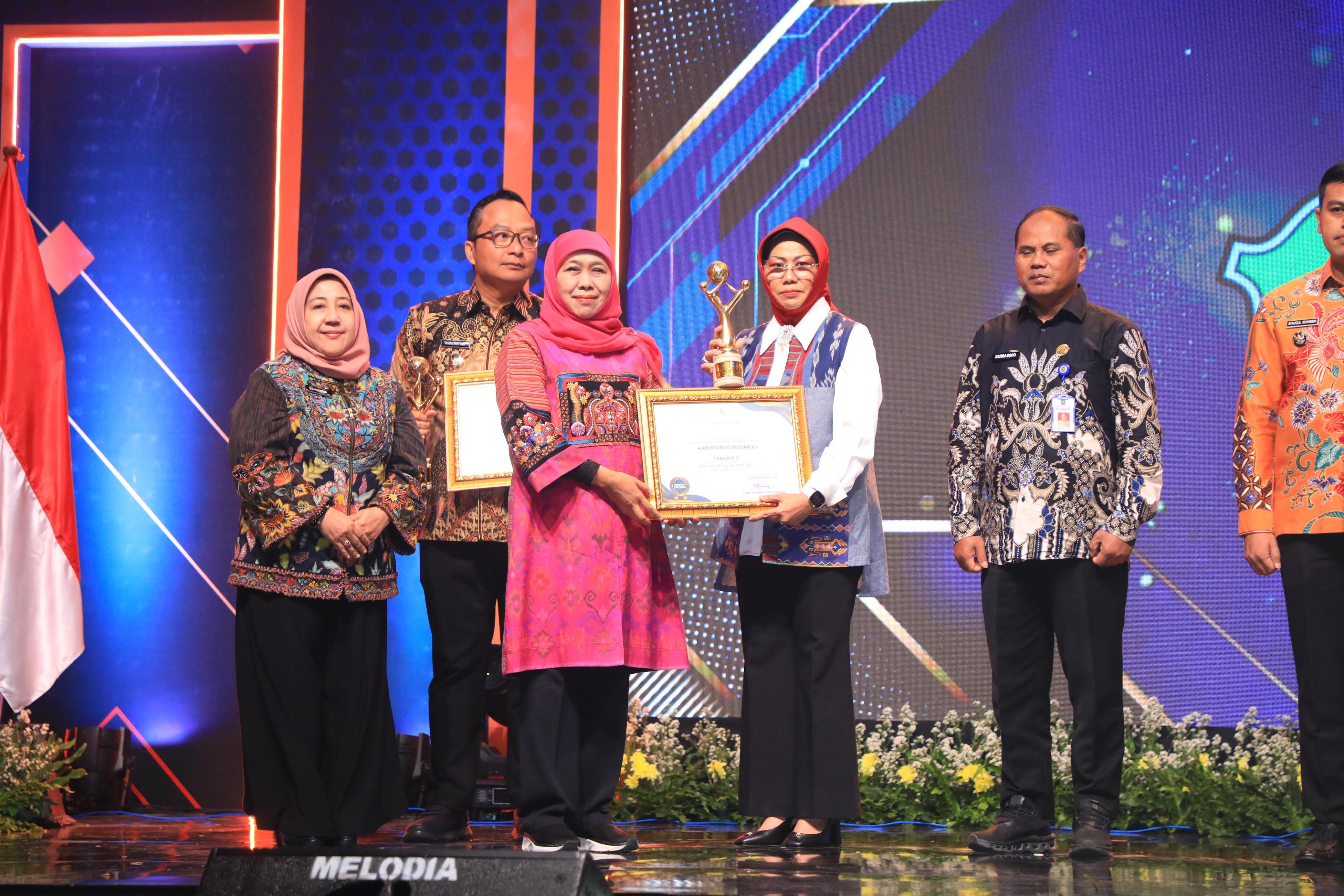 Sidoarjo Raih Dua Penghargaan Investment Award Jatim 2025