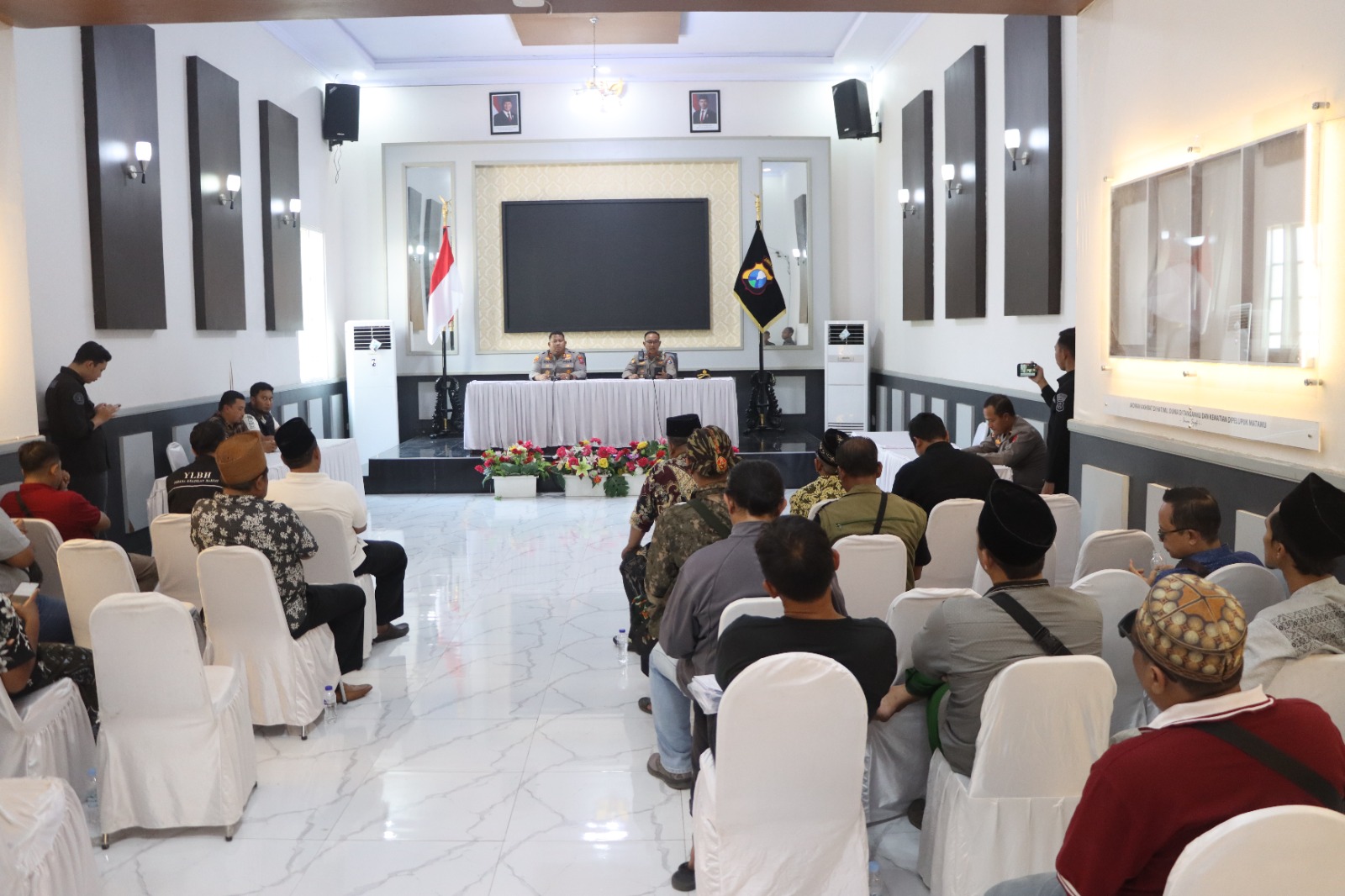 Polres Pasuruan Fasilitasi Audensi Warga Winongan Tegaskan Komitmen Penegakkan Hukum dan Dialog