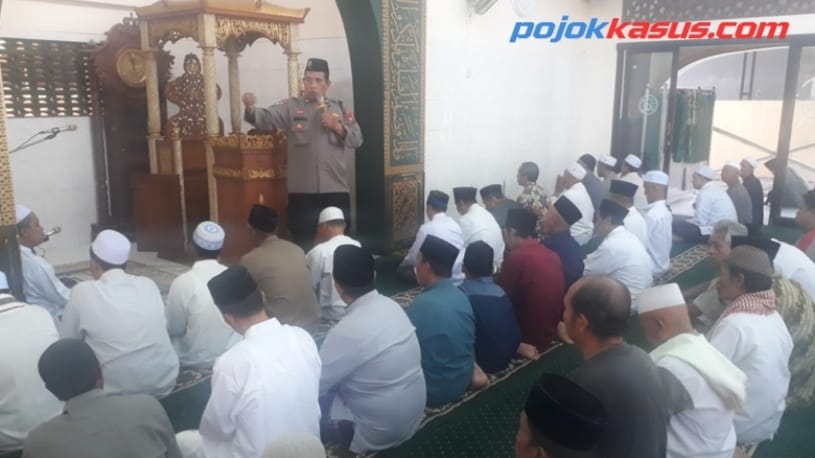 Polres Pasuruan Ajak Jamaah Jaga Ukhuwah Lewat Cooling System Safari Jumat