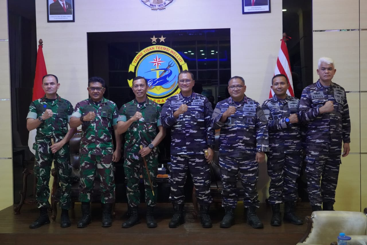 Pangdam XVIII/Kasuari Perkuat Sinergi dengan Pasmar 3 dan Kodaeral XIV di Sorong