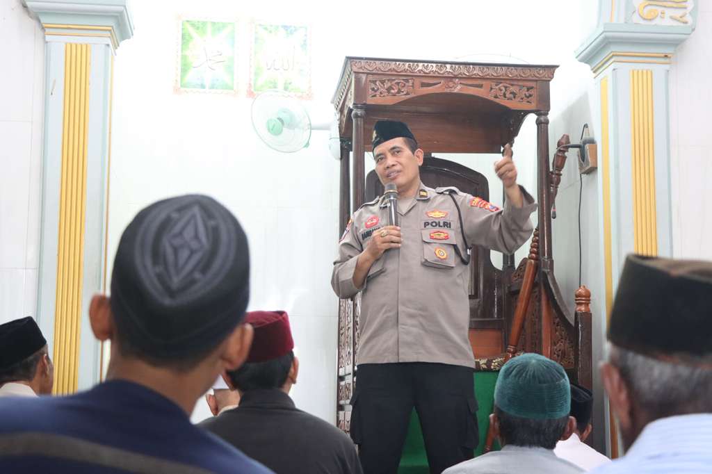 Polres Pasuruan Gelar Safari Shalat Jum’at, Sejukkan Hati Warga dengan Pendekatan Spiritual