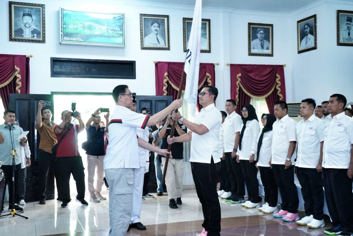 Semangat Baru di Dunia Bola Voli AKBP Raden Erik Bangun Prakasa Resmi Pimpin PBVSI Kabupaten Magetan