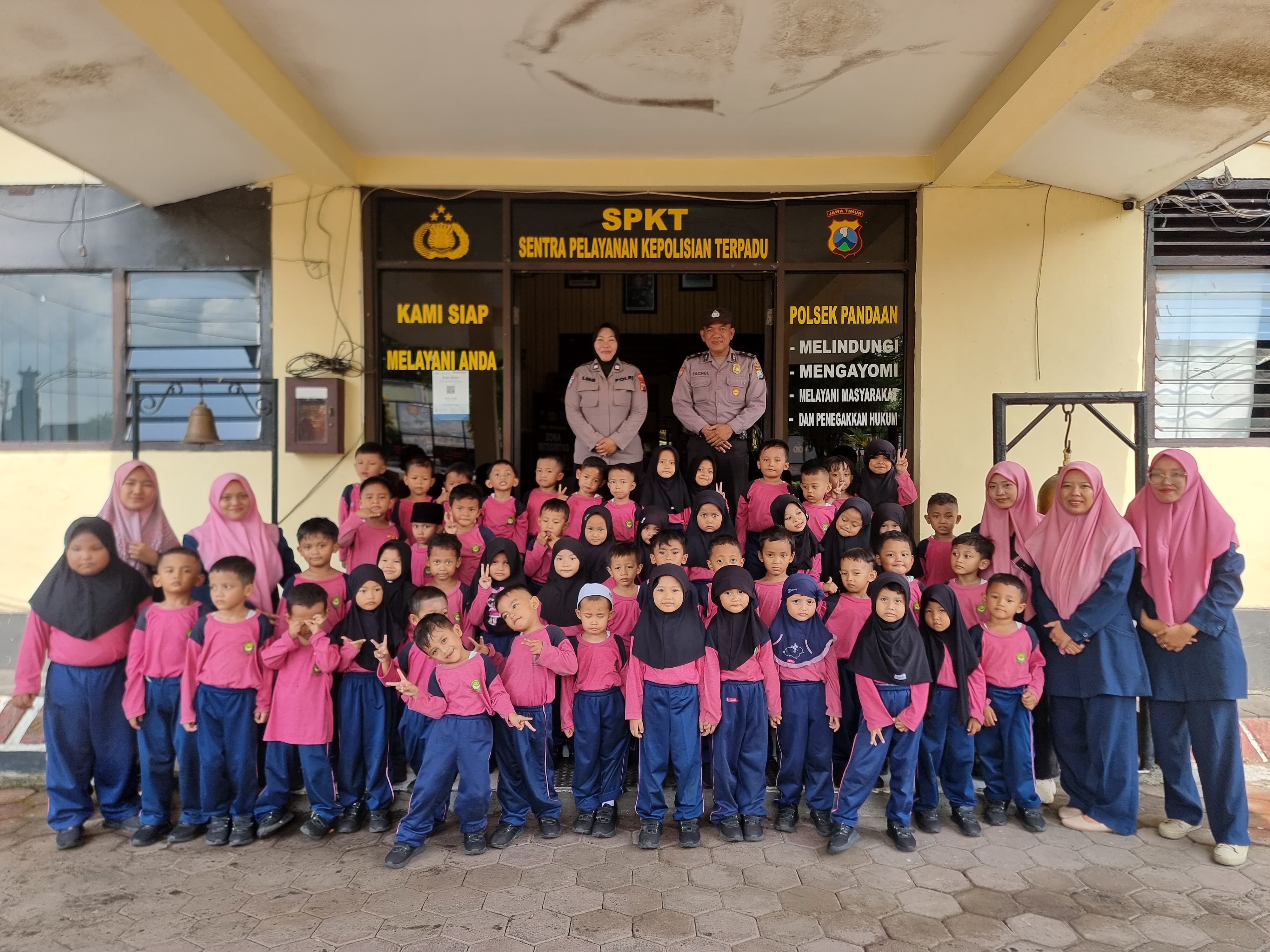 Polsek Pandaan Terima Kunjungan TK Al-Falahiyah, Anak-Anak Belajar Dekat dengan Polisi
