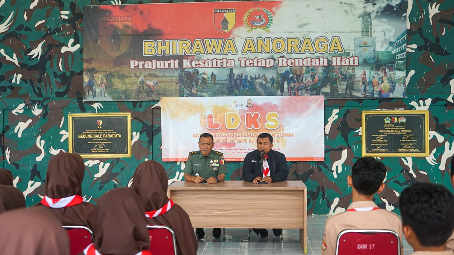 Kodim 0817/Gresik Berikan Latihan Dasar Kepemimpinan Siswa (LDKS) kepada OSIS SMPIT Al Ibrah