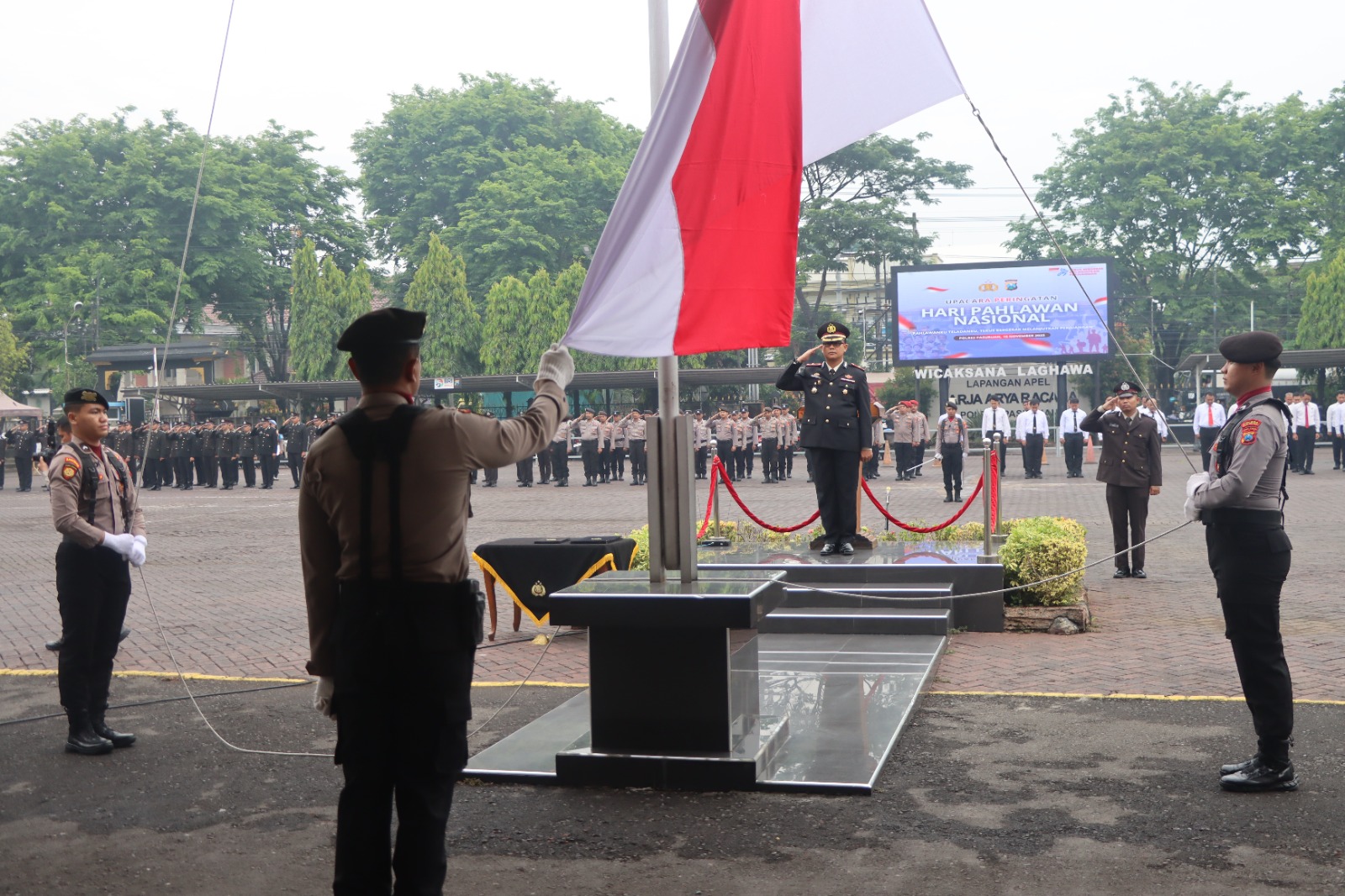 Polres Pasuruan Gelar Upacara Hari Pahlawan 2025, Kobarkan Semangat Melanjutkan Perjuangan