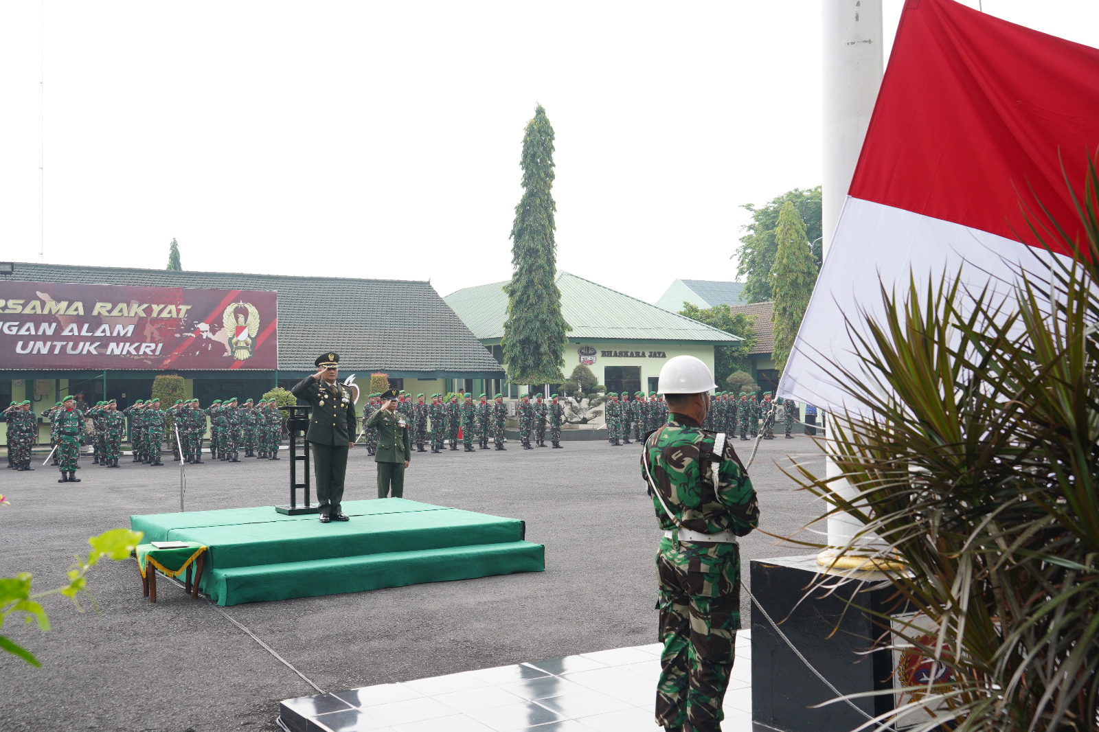 Korem 084/Bhaskara Jaya Gelar Upacara Peringatan Hari Pahlawan 2025