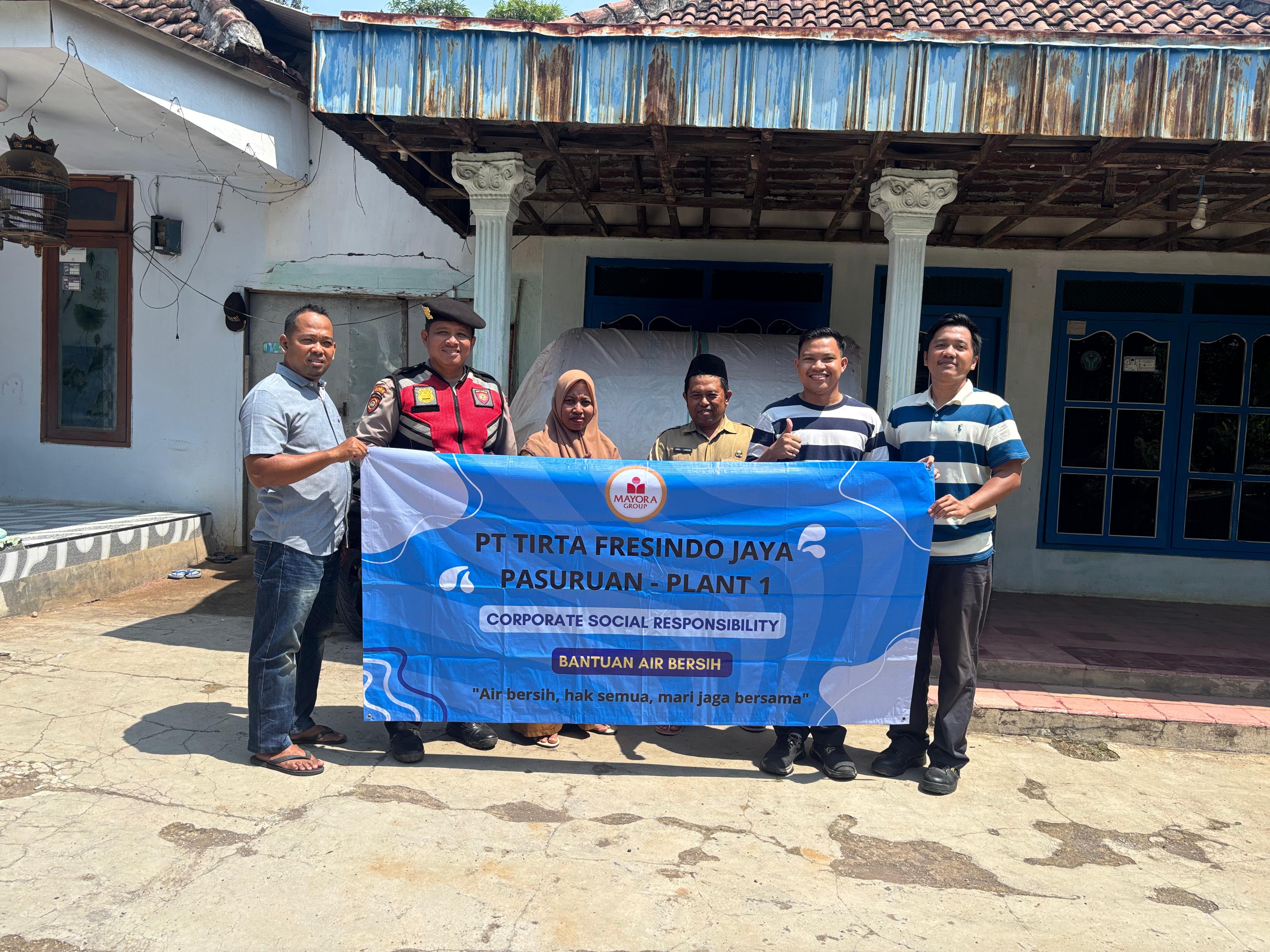 Polsek Kejayan Bersama PT Tirta Jaya Salurkan Bantuan Air Bersih ke Dua Desa Terdampak Kekeringan