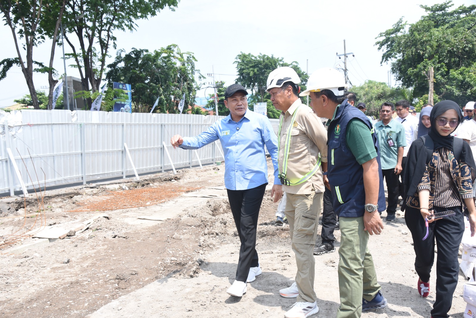 Sidak Proyek Pembangunan Alun-alun Sidoarjo, Bupati Subandi temukan Banyak Kekurangan