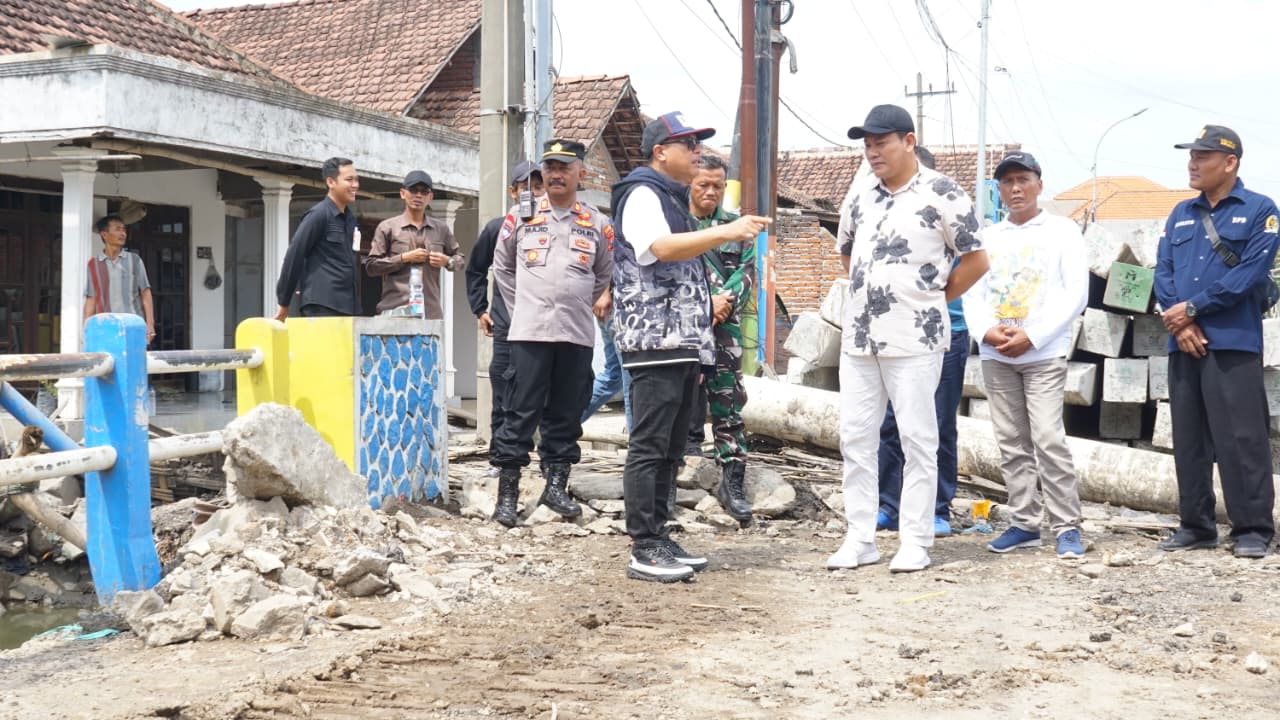 Sidak Infrastruktur di Bringinbendo dan Trosobo, Bupati Sidoarjo : Ketepatan Waktu Lebih Penting daripada Denda Proyek