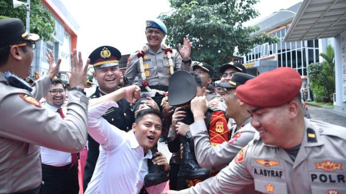 Tongkat Kepemimpinan Kapolres Gresik, serah terima jabatan