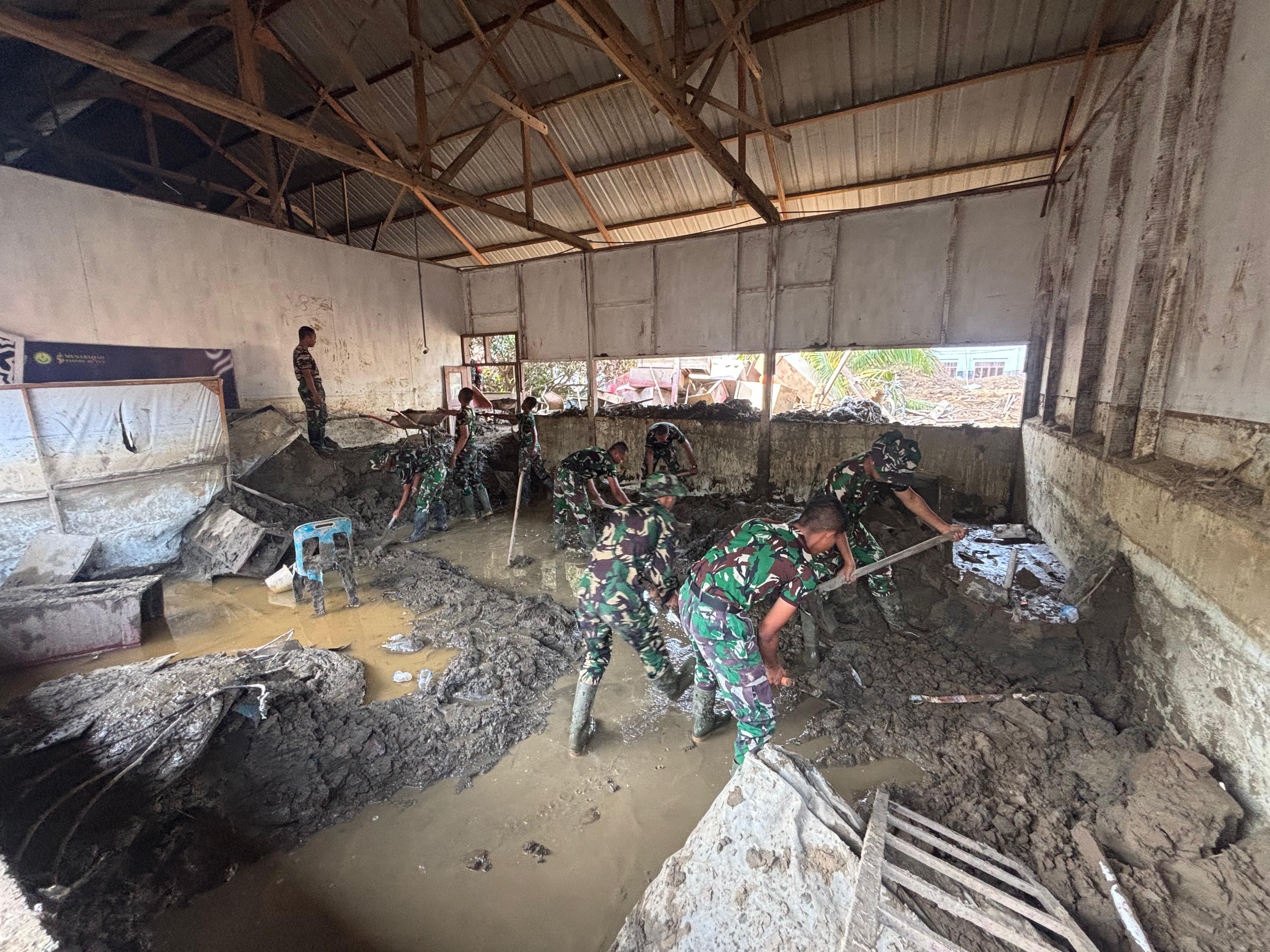 Prajurit Yonif TP 836/BY,