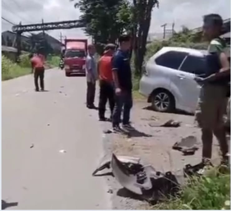 Kecelakaan truk trailer
