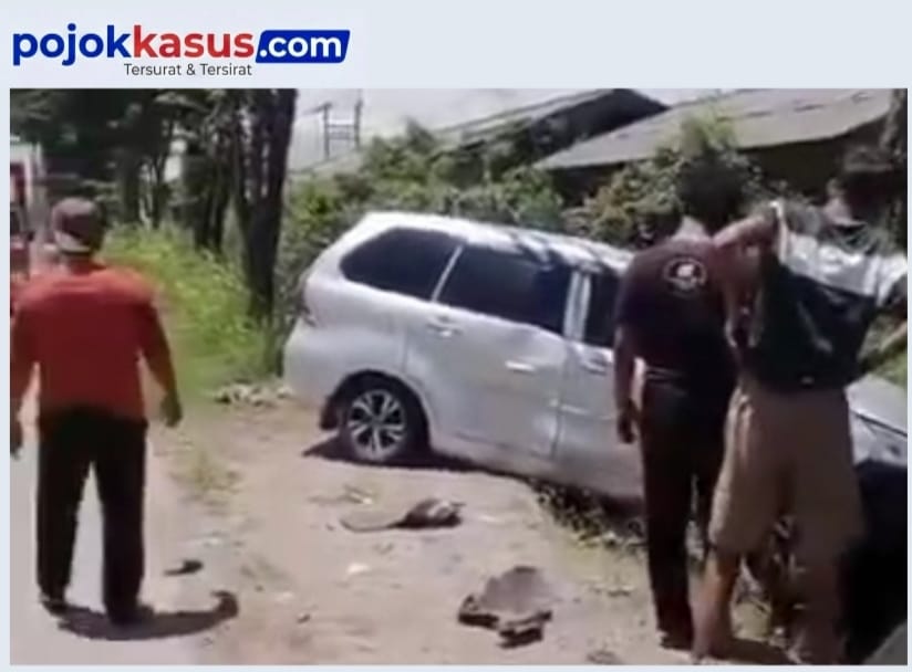 Kecelakaan Truk Trailer Dan Avanza, Gegerkan Jalan Semambung