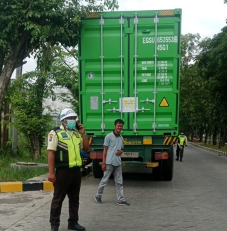 Truk naas ketimpa