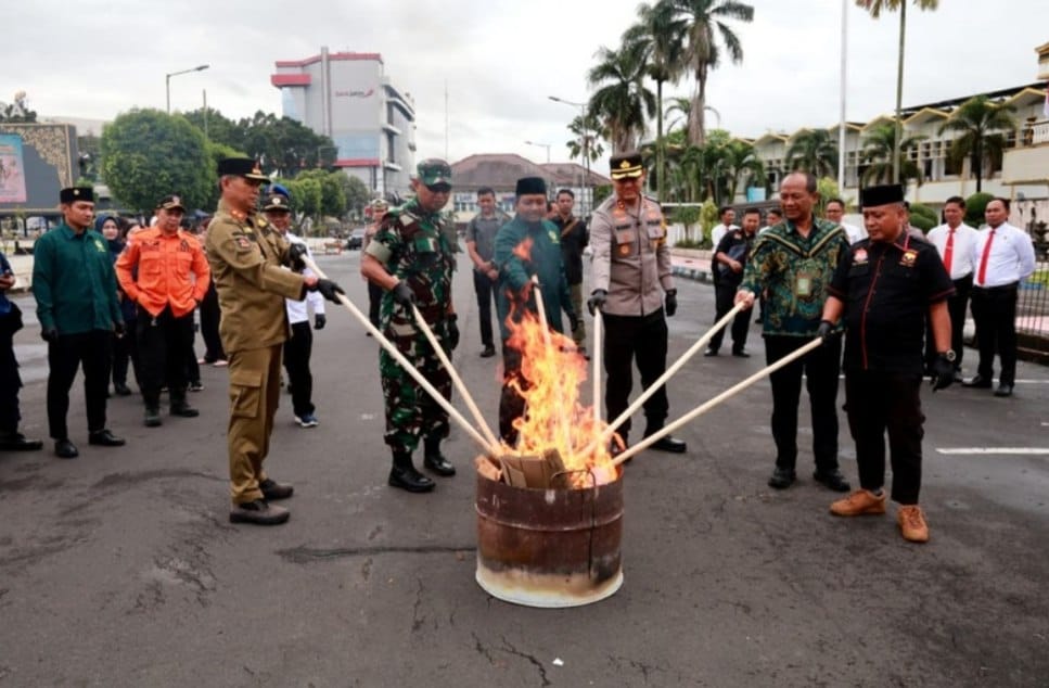 Polres Jember musnahkan 