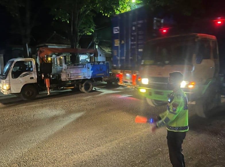 Jalan Bangil berlubang