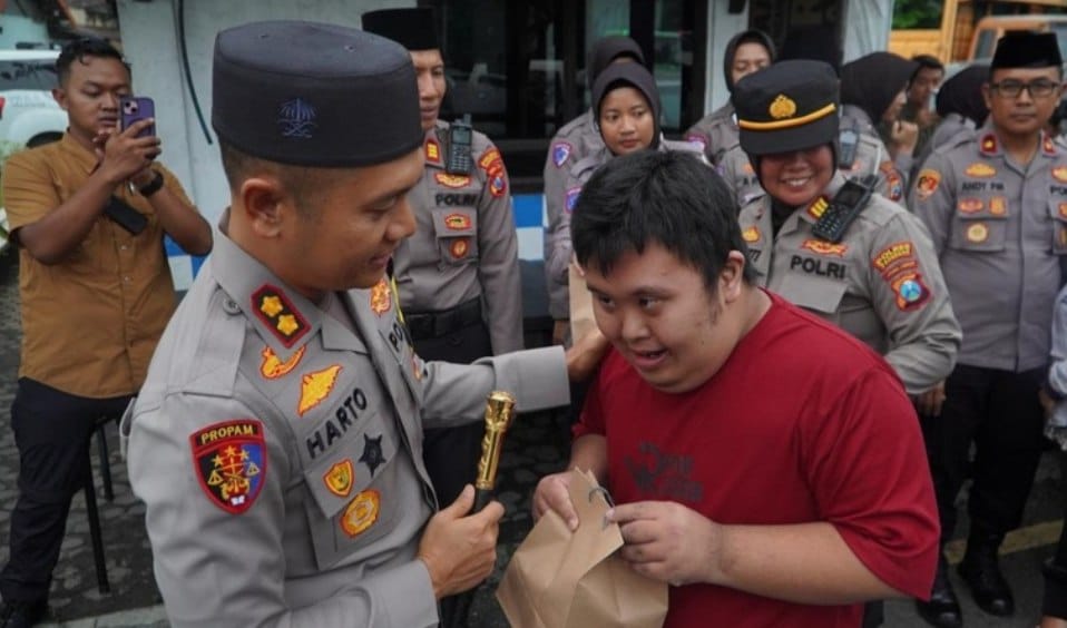 Polres Pasuruan berbagi