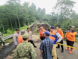 Jembatan Amburk Akses