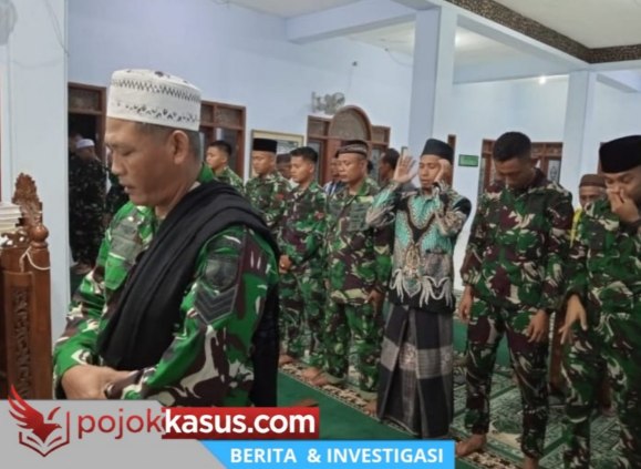 Shalat Tarawih Satgas TMMD Hangatkan Warga Wonosari