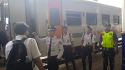 Demi Kelancaran Dan Keamanan, Anggota TNI Laksanakan Tugas Pengamanan di Stasiun KA Bangil