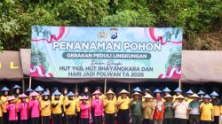 Kapolres Pasuruan Turut Serta Tanam Pohon Dalam Rangka HUT Yayasan Kemala Bhayangkari