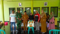 Penyaluran Bantuan Pangan Desa Legok Disambut Antusias Warga