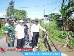 Jembatan Tarik Rusak Parah, Subandi Tinjau Langsung