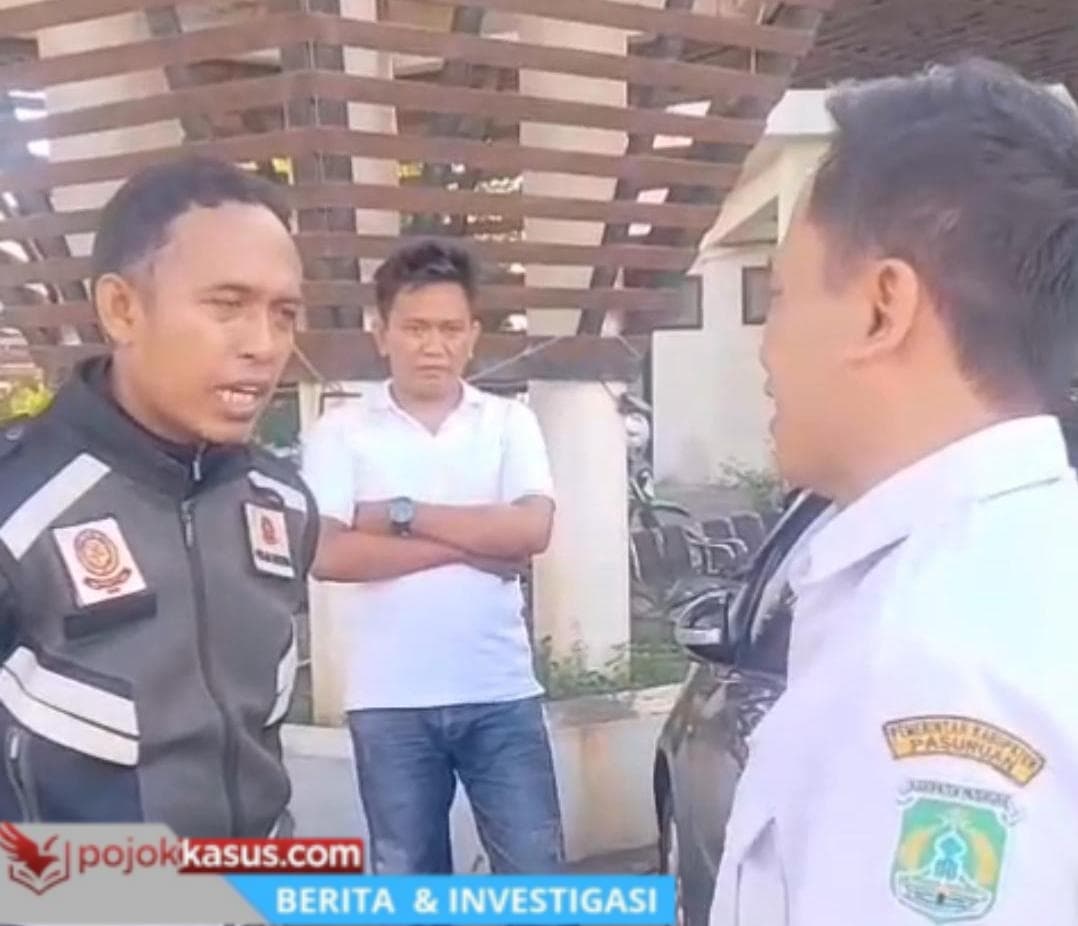 Satpol PP melakukan