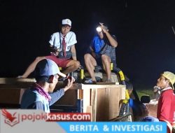 Tradisi Seragam SD Warnai TMMD Gresik Saat Cor Jalan Malam Hari