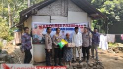 Kapolres Pasuruan Blusukan Salurkan Bantuan Sosial ke Warga Kurang Mampu di Pasrepan