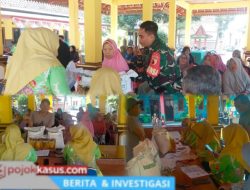 Pastikan Tepat Sasaran, Sertu Herman Romadhona Dampingi Distribusi Bantuan Pangan untuk Warga Pandaan